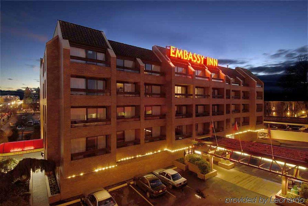 The Embassy Inn Victoria Exterior photo